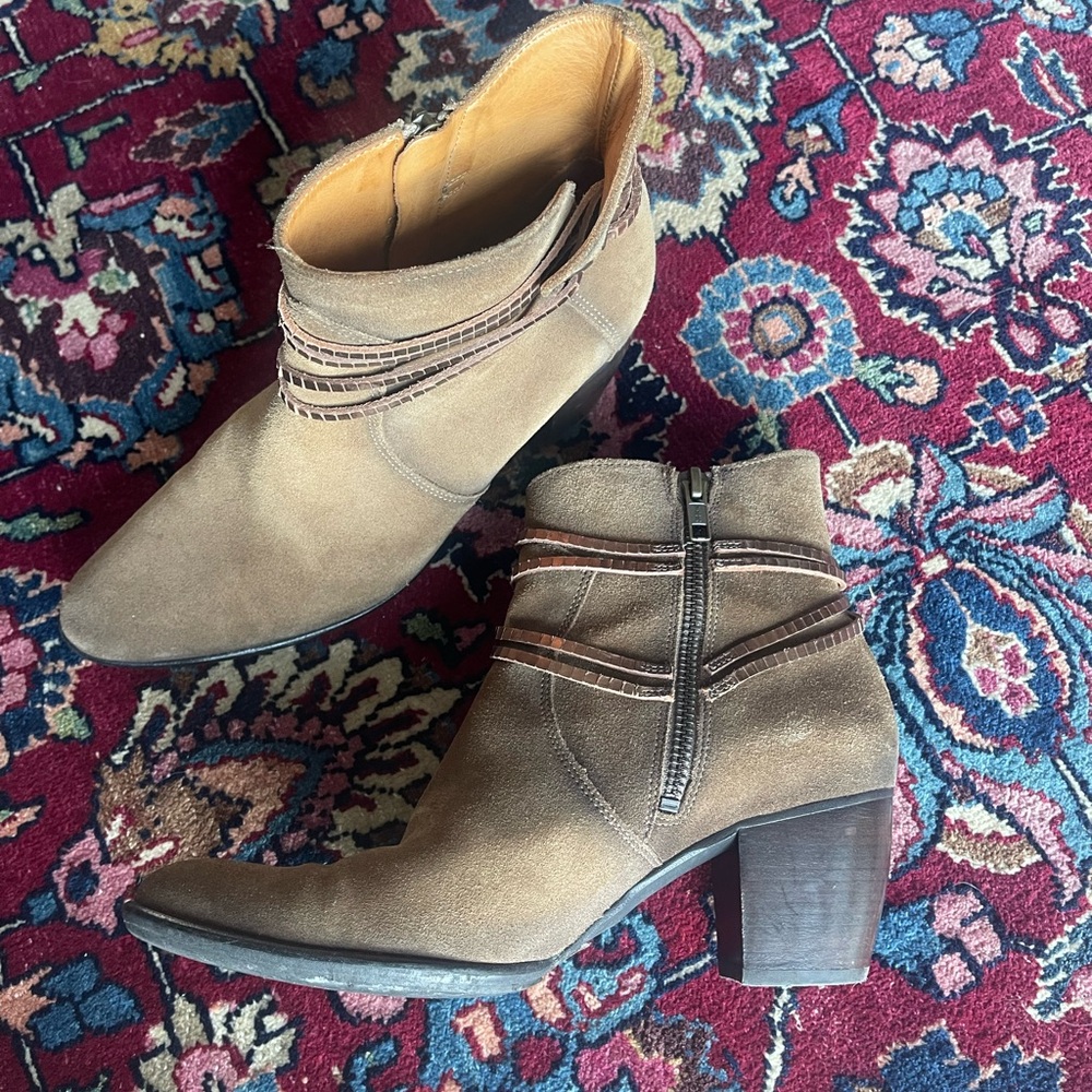 Sundance Tan Ankle Boots with Brown Accents